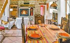 3 Bedroom Stunning Home In Pont Aven